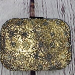 UEC Expression NYC gold silver hard shell small clutch